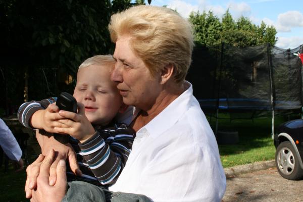 Jesse en Oma Mien., geplaatst door mama Lizanne op 2007-10-15
