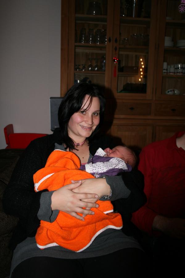 Lonneke en Alana., geplaatst door mama Lizanne op 2007-11-07