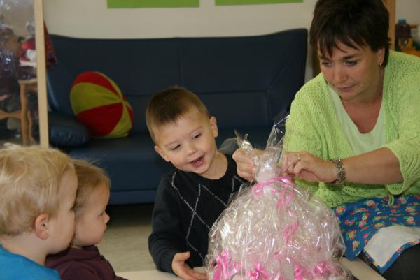 Merijn trakteren Peuterspeelzaal., geplaatst door mama Lizanne op 2007-11-09