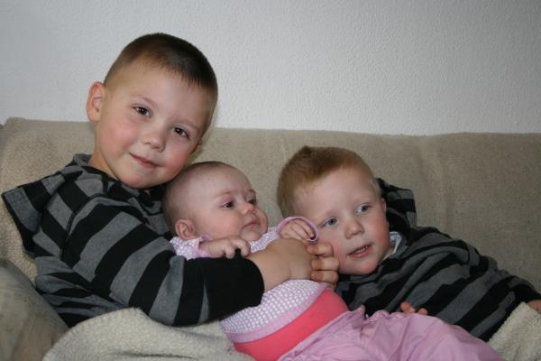 Merijn, Jessen en Alana., geplaatst door mama Lizanne op 2008-03-10