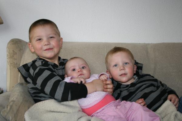 Merijn, Jesse en Alana., geplaatst door mama Lizanne op 2008-03-10