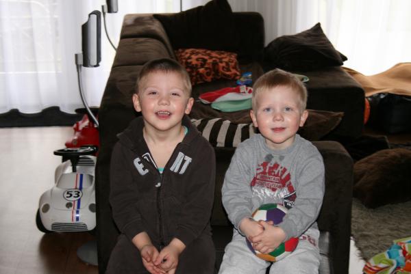 Merijn en Jesse, geplaatst door mama Lizanne op 2008-03-31