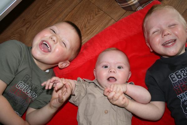 Merijn, Jesse en Alana, geplaatst door mama Lizanne op 2008-05-07