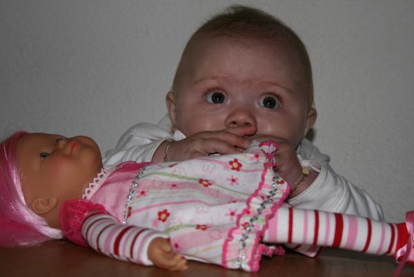 Alana een half jaar!, geplaatst door mama Lizanne op 2008-05-08