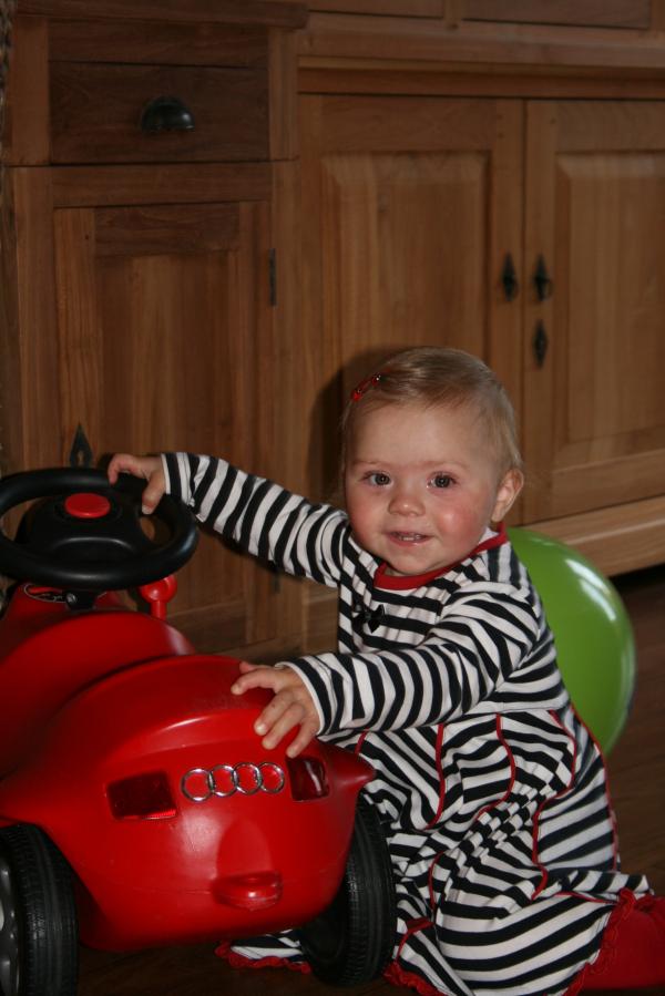 Alana 1 jaar!, geplaatst door mama Lizanne op 2008-11-11