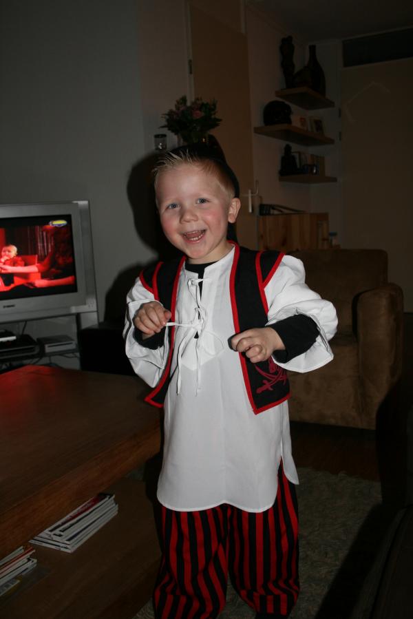Jesse als piraat!, geplaatst door mama Lizanne op 2009-02-28