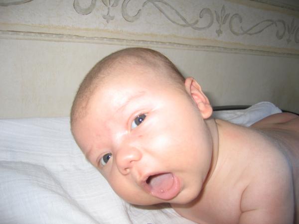 Merijn net uit bad - 3, geplaatst door papa Boudewijn op 2004-07-27