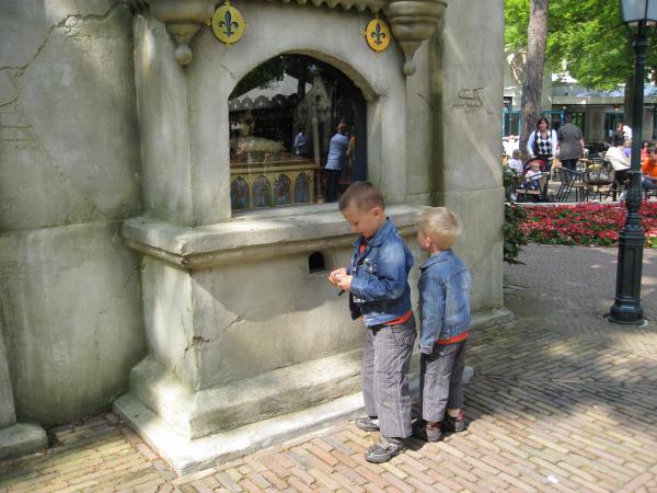 In de efteling!, geplaatst door mama Lizanne op 2009-05-19