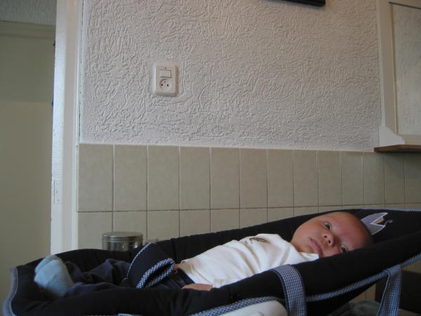 Merijn in z'n stoeltje - 4, geplaatst door papa Boudewijn op 2004-07-27