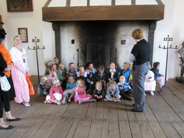 Merijn op kasteel Amersooyen, geplaatst door mama Lizanne op 2009-06-11