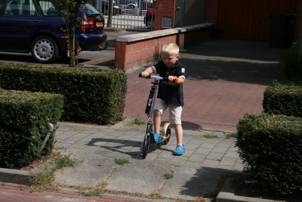 Jesse 4 jaar!, geplaatst door mama Lizanne op 2009-10-19