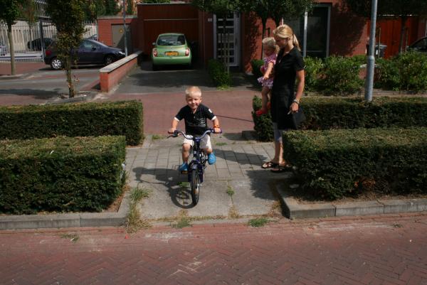 Jesse 4 jaar!, geplaatst door mama Lizanne op 2009-10-19
