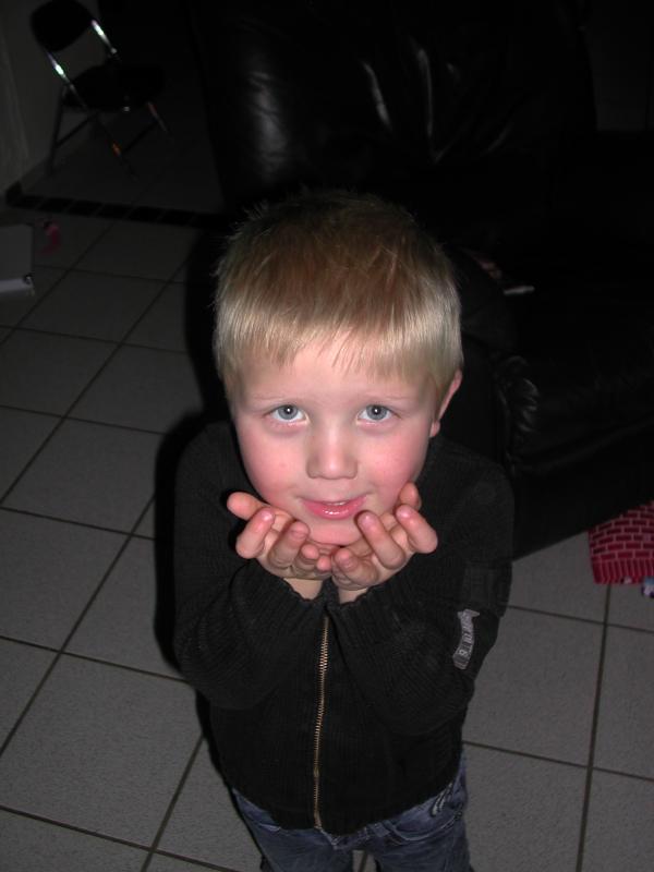 Kerstboom bij oma Tineke, geplaatst door mama Lizanne op 2009-12-23