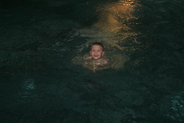 Zwemmen in centerparcs, geplaatst door mama Lizanne op 2009-12-23