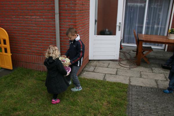 Pasen 2010, geplaatst door mama Lizanne op 2010-06-02