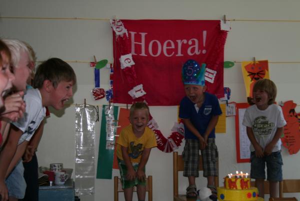 Jesse jarig op school!, geplaatst door mama Lizanne op 2011-01-09