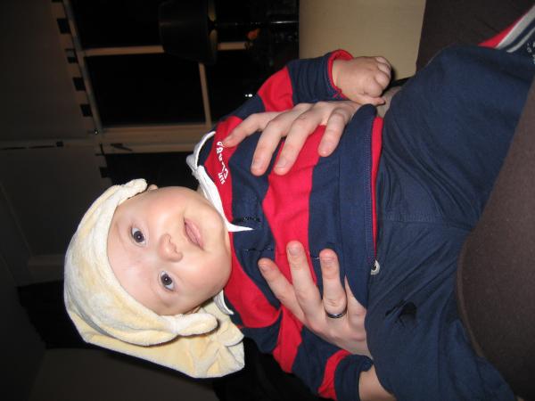 Merijn is al in kerstsfeer., geplaatst door mama Lizanne op 2004-11-05