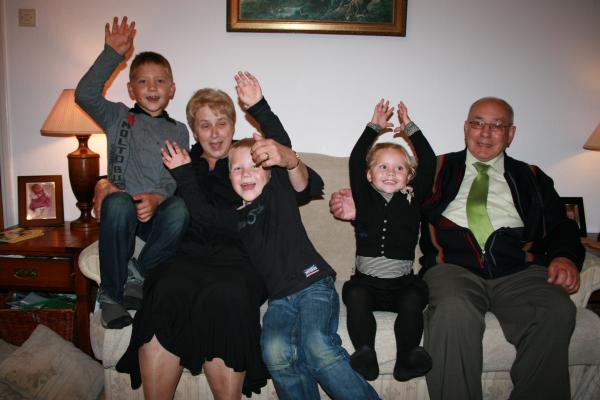 Opa en Oma van der Kammen 40 jaar getrouwd, geplaatst door mama Lizanne op 2011-01-09