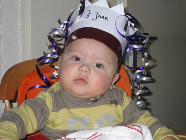 Merijn een half jaar., geplaatst door mama Lizanne op 2004-11-30