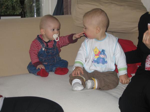 Merijn samen met Thijme., geplaatst door mama Lizanne op 2005-03-16