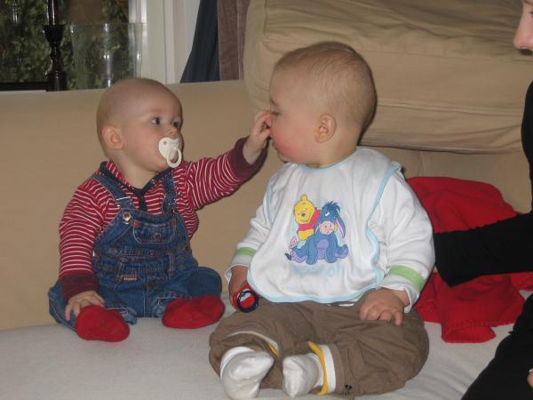Merijn samen met Thijme., geplaatst door mama Lizanne op 2005-03-16