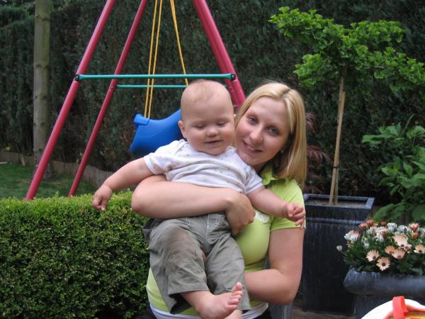 Mama en Merijn s'avonds op zijn eerste verjaardag!, geplaatst door mama Lizanne op 2005-05-31