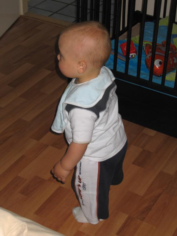 Merijn staat los., geplaatst door mama Lizanne op 2005-05-31