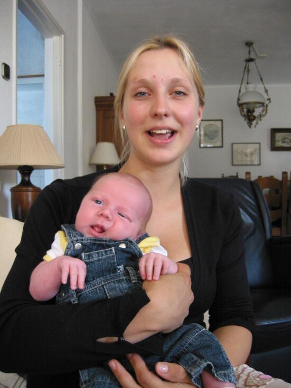 Mama en Jesse., geplaatst door mama Lizanne op 2005-09-05