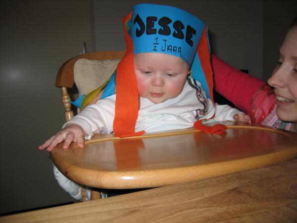 Jesse een half jaar!, geplaatst door mama Lizanne op 2006-02-25