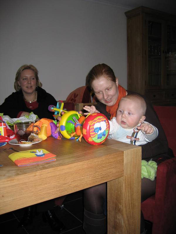 Jesse een half jaar!, geplaatst door mama Lizanne op 2006-02-25