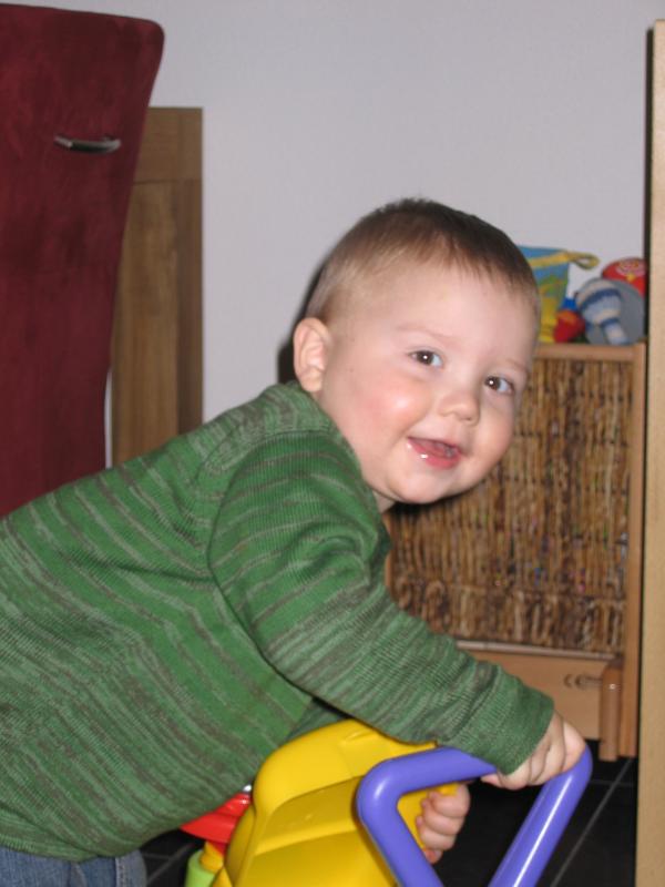 Merijn ondeugend kijken., geplaatst door mama Lizanne op 2006-02-25