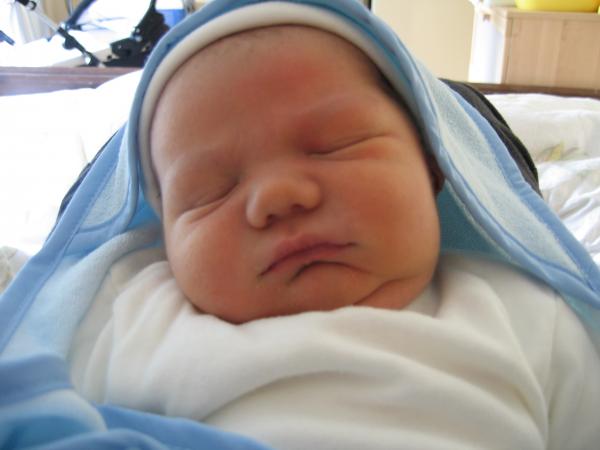 Merijn slapend 3, geplaatst door papa Boudewijn op 2004-06-04