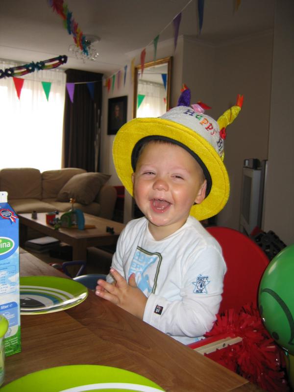 Merijn zijn 2e verjaardag!, geplaatst door mama Lizanne op 2006-05-29