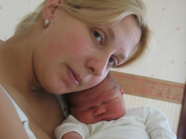 Merijn bij Mama 5, geplaatst door papa Boudewijn op 2004-06-08