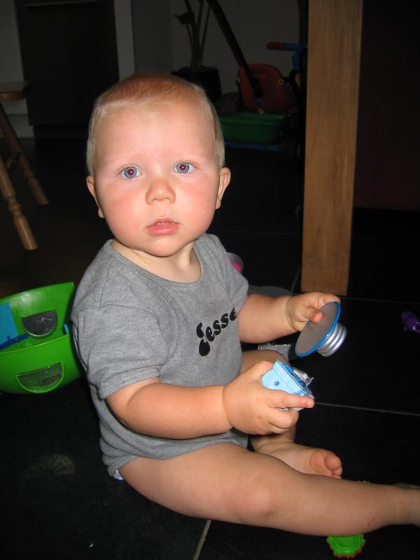 Jesse 1 jaar., geplaatst door mama Lizanne op 2006-08-11
