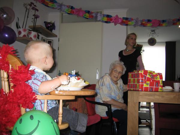 Jesse 1 jaar., geplaatst door mama Lizanne op 2006-08-19