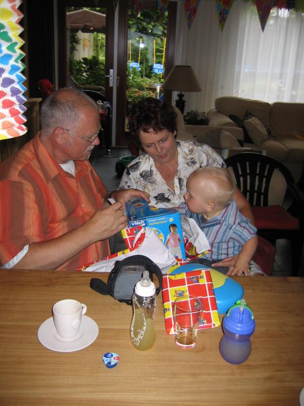 Jesse 1 jaar., geplaatst door mama Lizanne op 2006-08-19