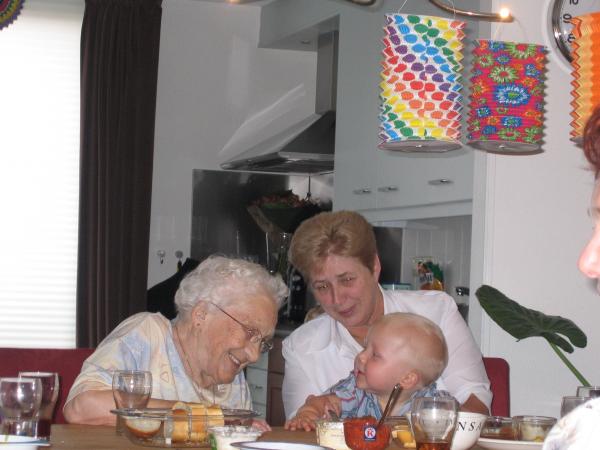 Jesse 1 jaar., geplaatst door mama Lizanne op 2006-08-19