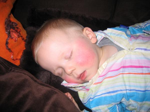 Jesse voordat hij naar het ziekenhuis moest., geplaatst door mama Lizanne op 2007-05-25