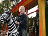 Jesse op de zebra., geplaatst door mama Lizanne op 2007-10-17
