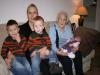 Mama, Merijn, Jesse, Alana en overgrootoma An., geplaatst door mama Lizanne op 2007-11-13