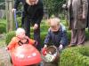 Merijn, Jesse en Mama eieren aan het zoeken met Pasen., geplaatst door mama Lizanne op 2006-05-17