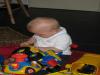 Jesse aandachtig aan het spelen., geplaatst door mama Lizanne op 2006-05-17