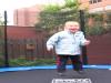 Merijn druk aan het trampoline springen., geplaatst door mama Lizanne op 2006-07-03