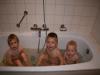 Merijn, Jesse en Thijme samen in bad op vakantie., geplaatst door mama Lizanne op 2007-05-25